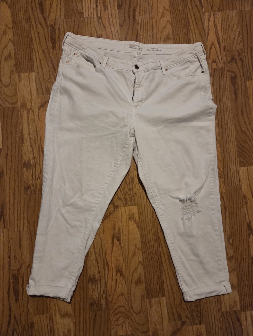 Women's White Levi Jeans